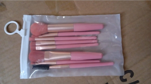 8 PCS Mini Makeup Brush Set with Case, Portable Foundation Brush Kit Travel, Premium Synthetic Bristles Cosmetic Brush Set for Powder Blending Blush Eyeshadow Lipstick (Mix Color 8 Pcs Set)