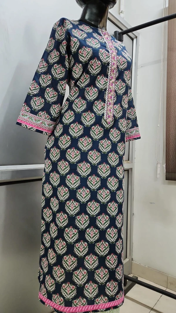 Blue Pink White Floral Print Kurta - 2XL