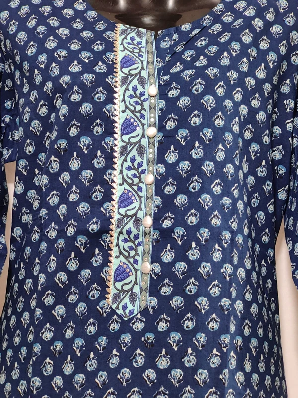 Blue White Flower Print Kurta - XL