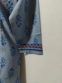 Light Blue White Patti Print Kurta - M