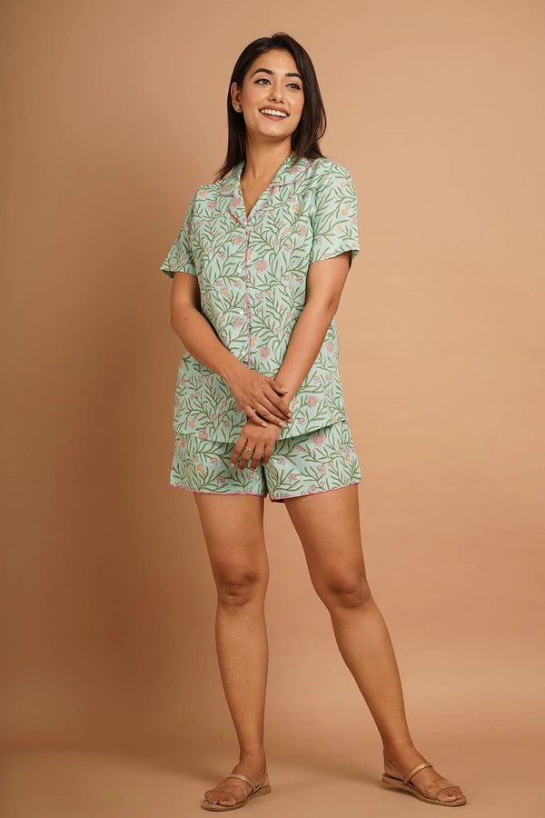 Lotus Night Suit Shorts Cotton - L