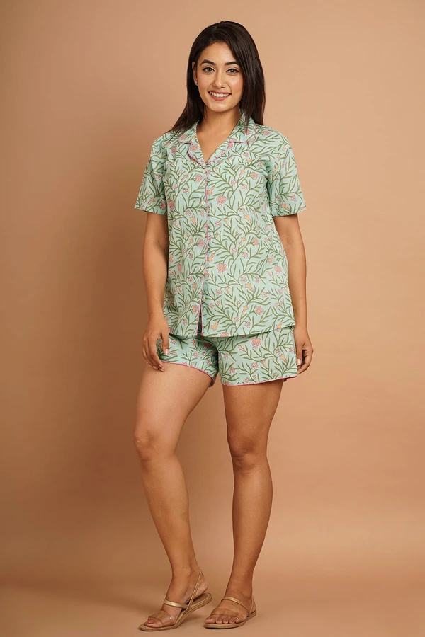 Lotus Night Suit Shorts Cotton - L