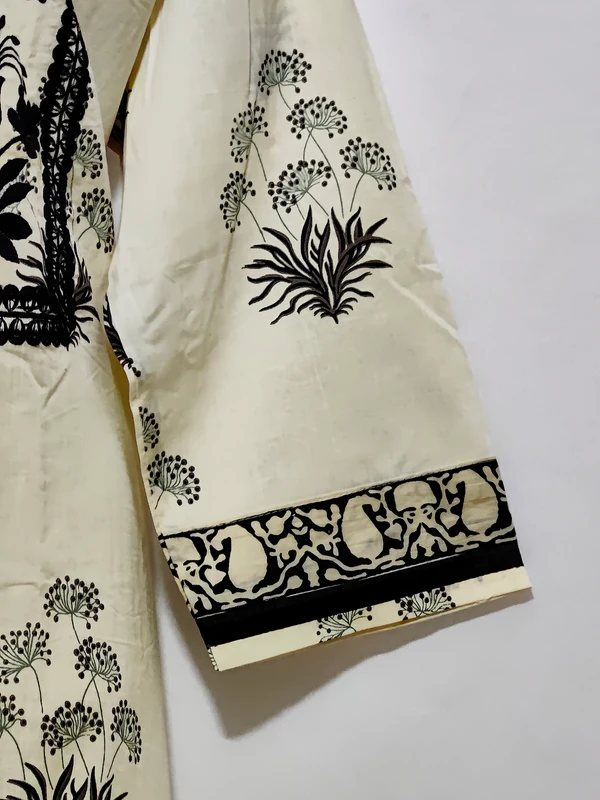 Off-White Black Embroidery Around Yoke Print Kurta - 3XL