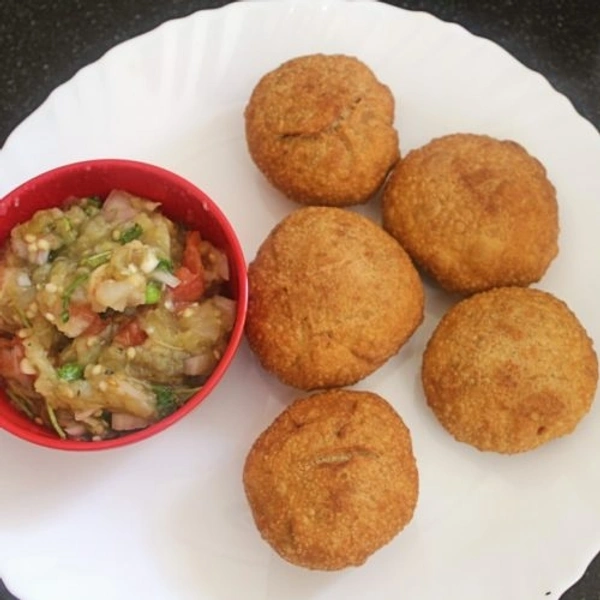 फ्राई सतू लिट्टी, 5,चोखा 