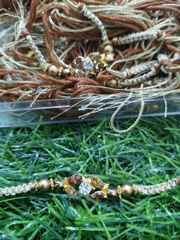 Brown And Golden Dhaga With Metal Frame - Free