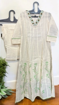 Raspberry White Frock-Style Kurta Set - Off White, M