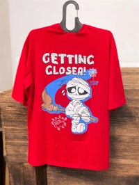 Imported Red Oversized Cartoon Mummy Graphic Tee – ‘Getting Closer!’ Edition”
 - Red, L Oversize