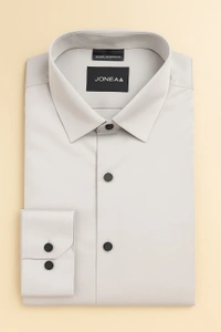 Joneaa  Ye light grey shirts ko us blue shirt wale model ko pahnaye  - L Grey, M