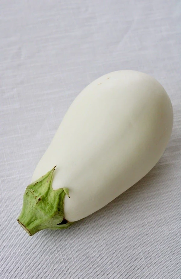 WHITE EGG PLANT (सफ़ेद बड़ा  बैगन ) - 250