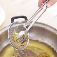 2 IN 1 STAINLESS STEEL FILTER SPOON WITH CLIP FOR OIL-FRYING AND MULTI-FUNCTIONAL