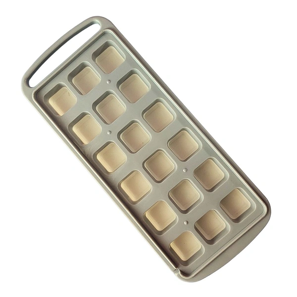 High Quality Ice Tray With Square Designed Silicone Divisions For Easy Ice Cube Removal