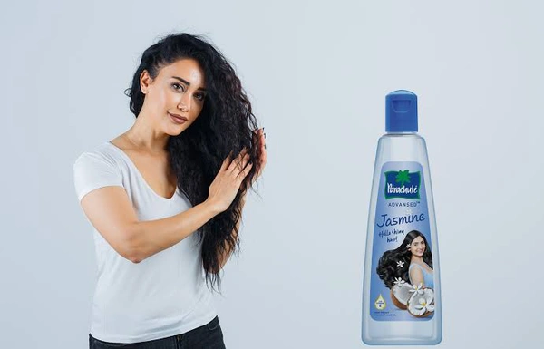 Parachute Advansed Jasmine Coconut Hair Oil With Vitamin-E For Healthy Shiny Hair, Non-sticky, - 90 ml
