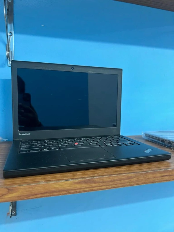 Lenovo ThinkPad TX240 Intel Core i5-5300U - 13", Black