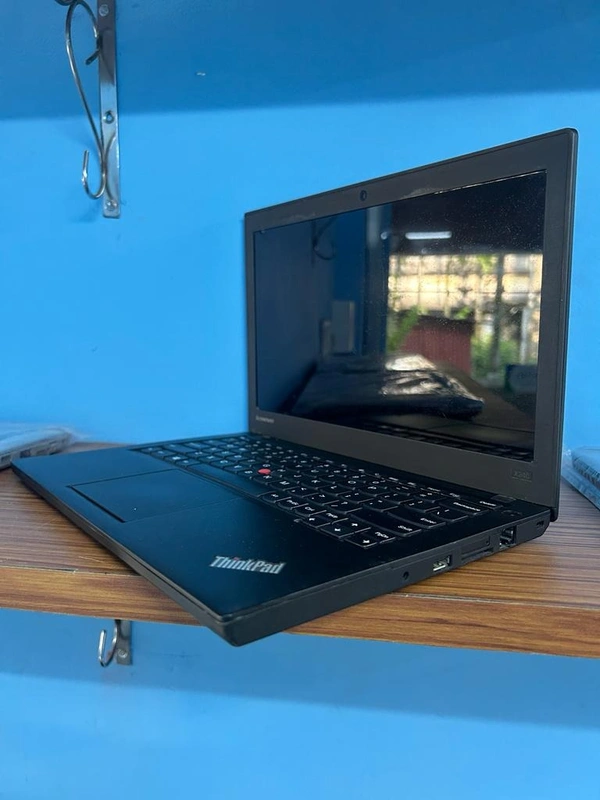 Lenovo ThinkPad TX240 Intel Core i5-5300U - 13", Black
