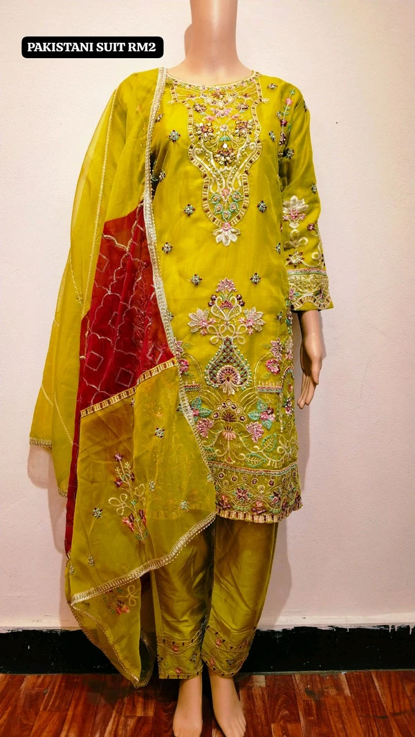 Pakistani suit RM2