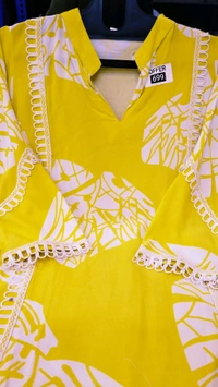 1110432038 - Yellow, M