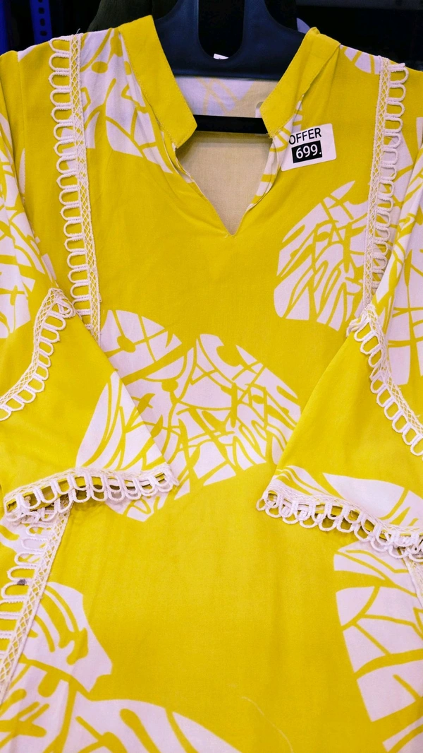 1110432038 - Yellow, M