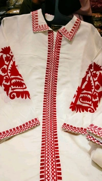 111336148 - White, 4xl