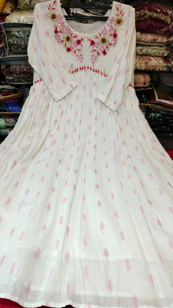 Nfs5069 - White, L