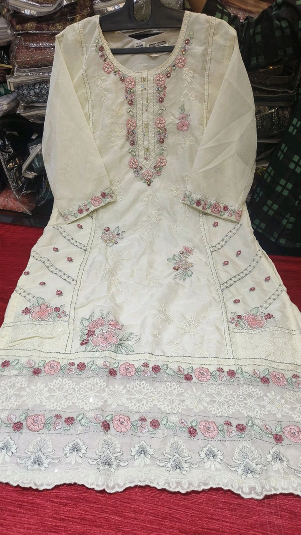 nfs3647 white Xl - White, Xl