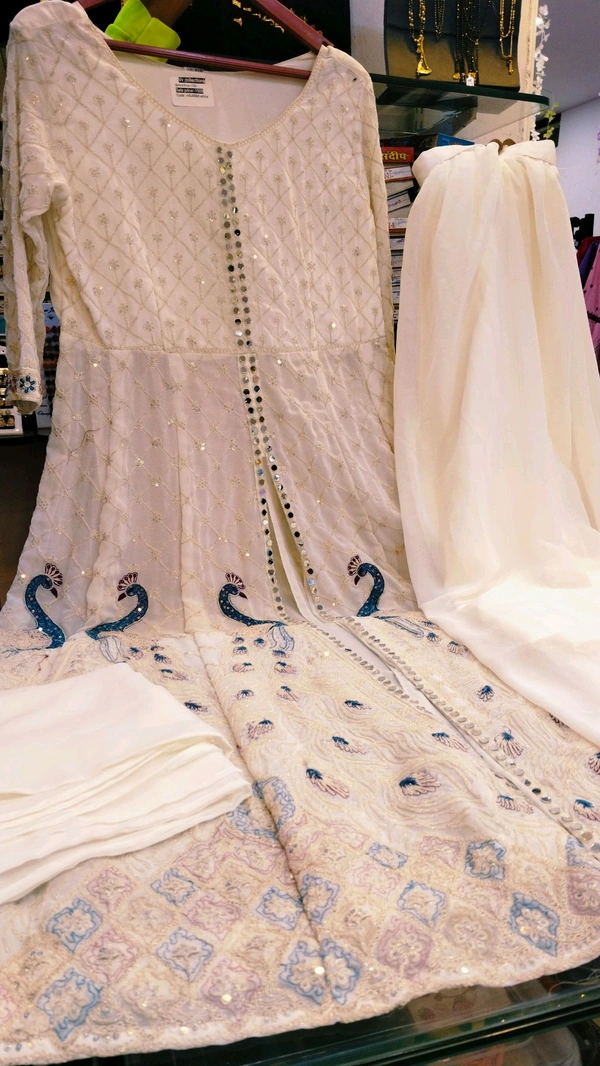 nfs4984 white - Xl