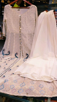 nfs4984 white - Xl