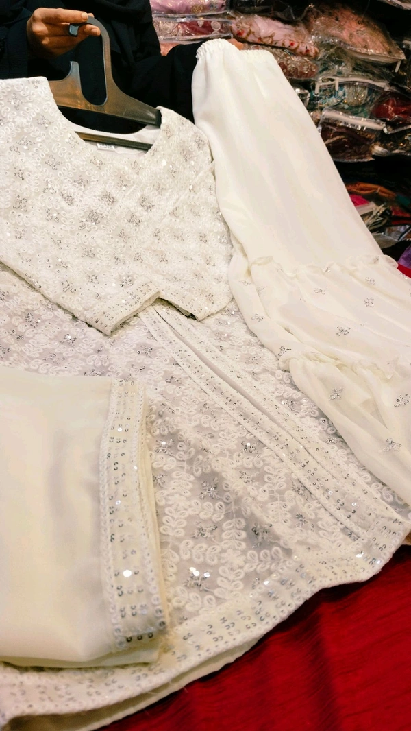  nfs2640 white - Xl