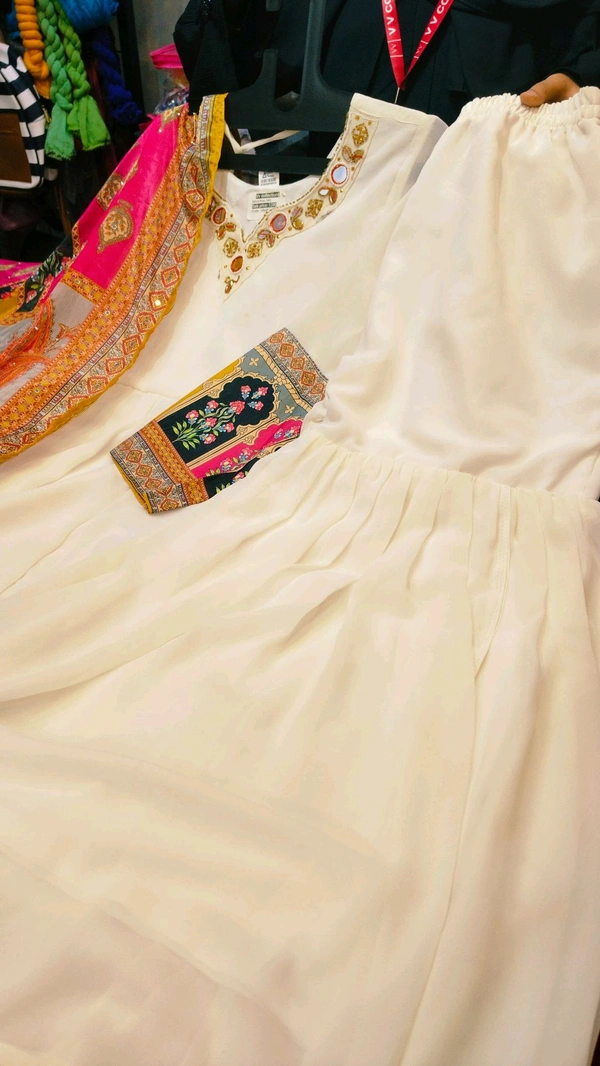 nfs4886 white - M