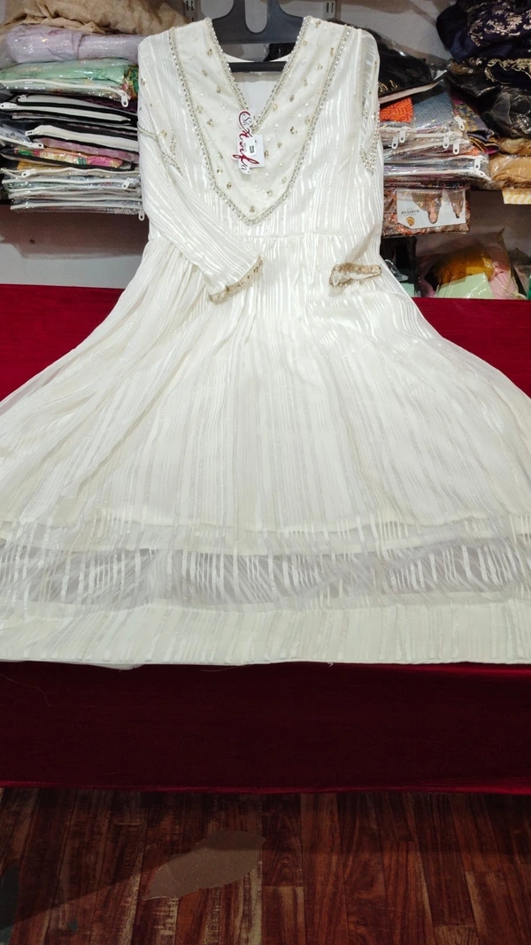 nfs 4570
 - L, White