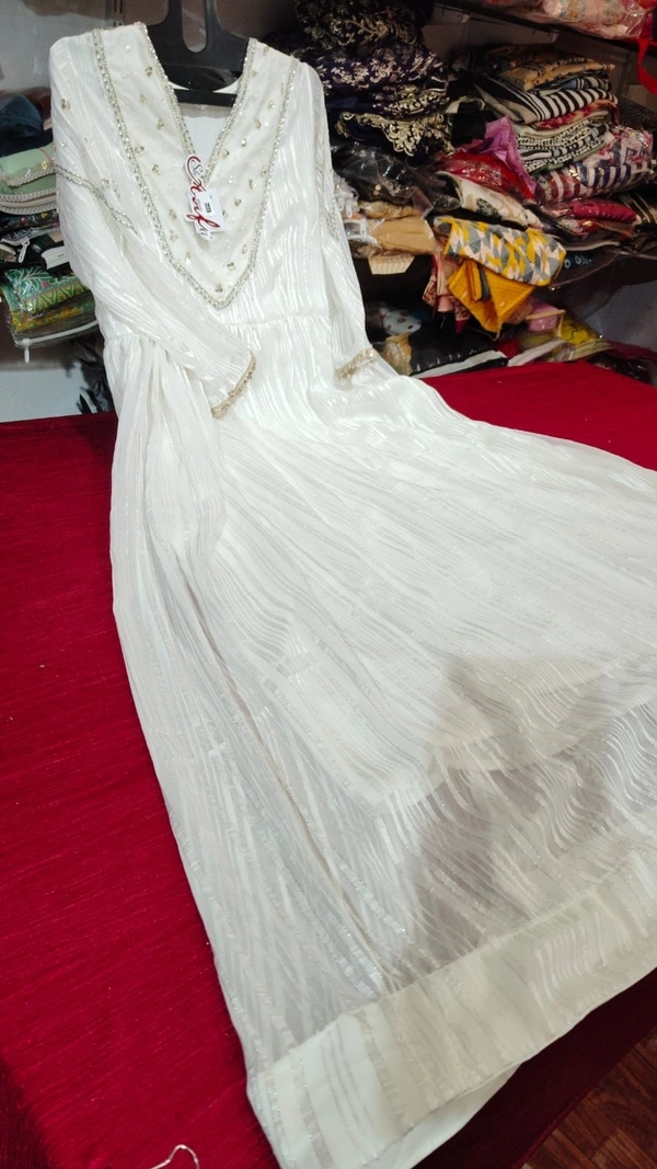 nfs 4570
 - L, White