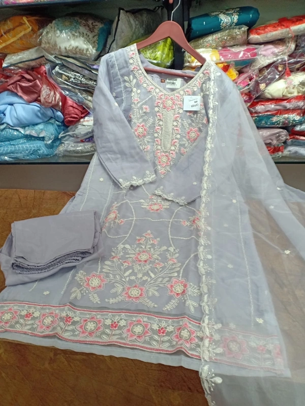  Nfs.alizeh 166
 - Xxl