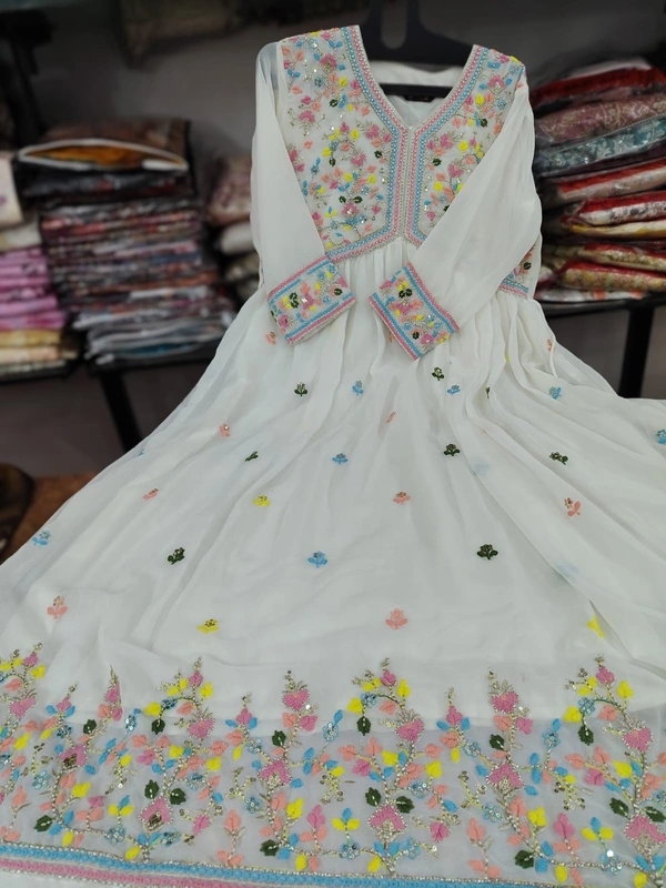 nfs 3561 white 
 - Xxl