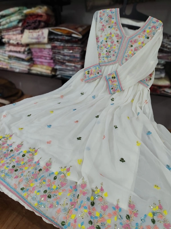 nfs 3561 white 
 - Xxl