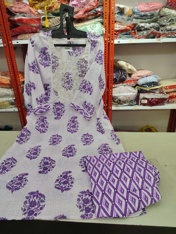 1000 ke 3 suits 
 - 4xl