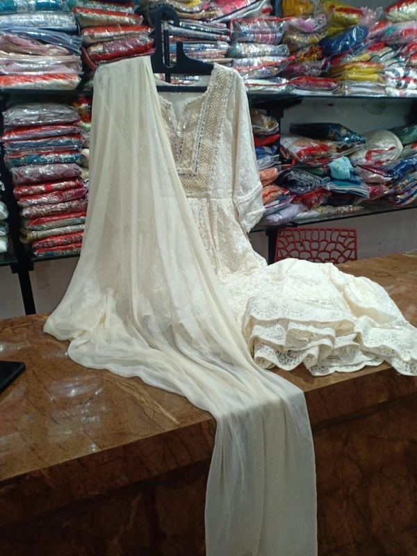 Nfs 4725 cream 
 - Xl