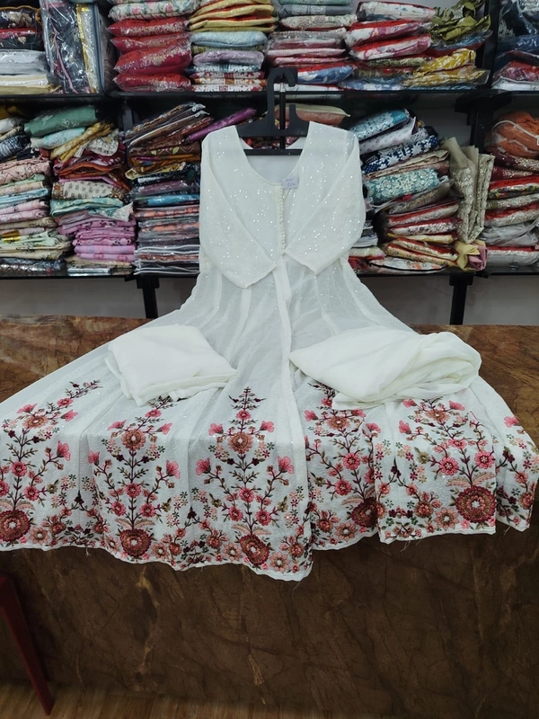 nfs 412
 - Xl, White