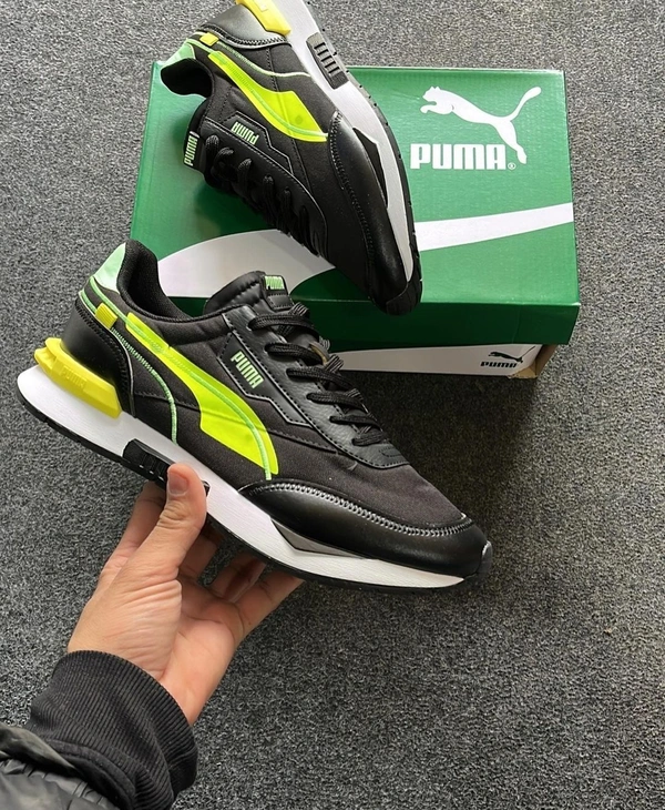 Puma Shoes - Green, 7
