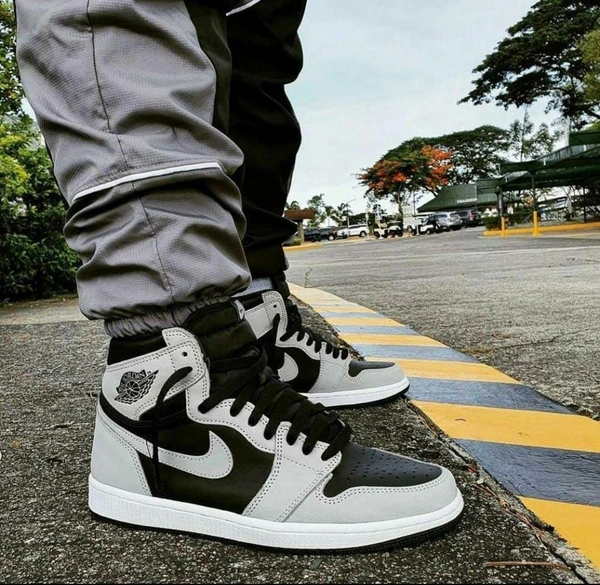 Nike Air Jordan 1 - Gray, 7