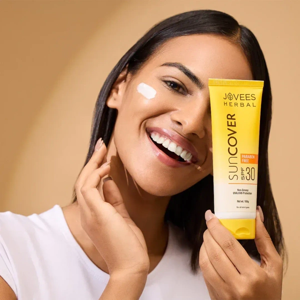 JOVEES HERBAL CARE Sandalwood Natural Sun Cover SPF 30 - Jovees - 100g
