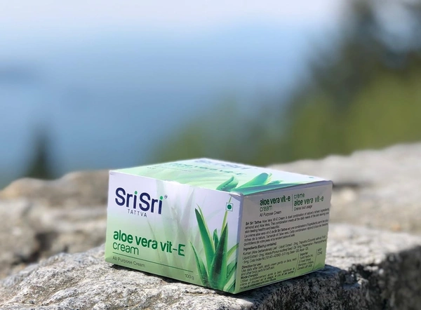 SRI SRI AYURVEDA Aloe Vera Vit E Cream - Sri Sri - 100Gm