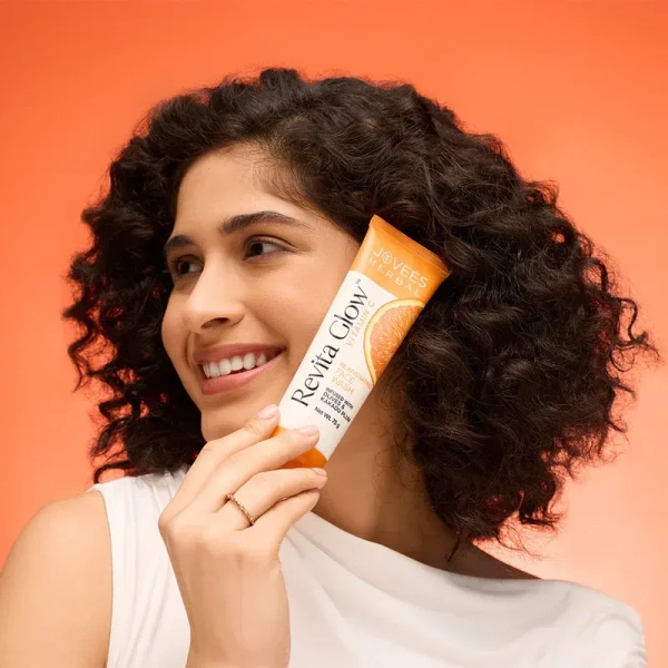 JOVEES HERBAL CARE Revita Glow Vitamin C Face Wash - Jovees - 75g