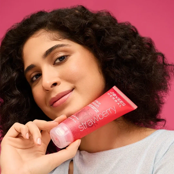 JOVEES HERBAL CARE Strawberry Face Wash - Jovees - 50ml
