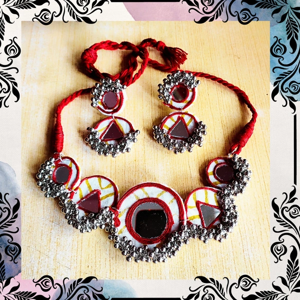 Fabric Choker  - Medium size, Red
