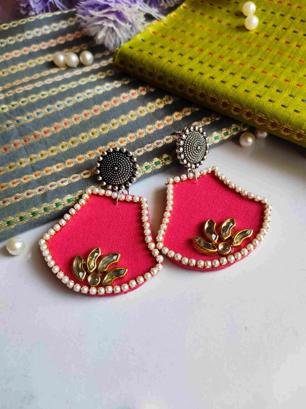 Aarna Earring - Black, Medium size