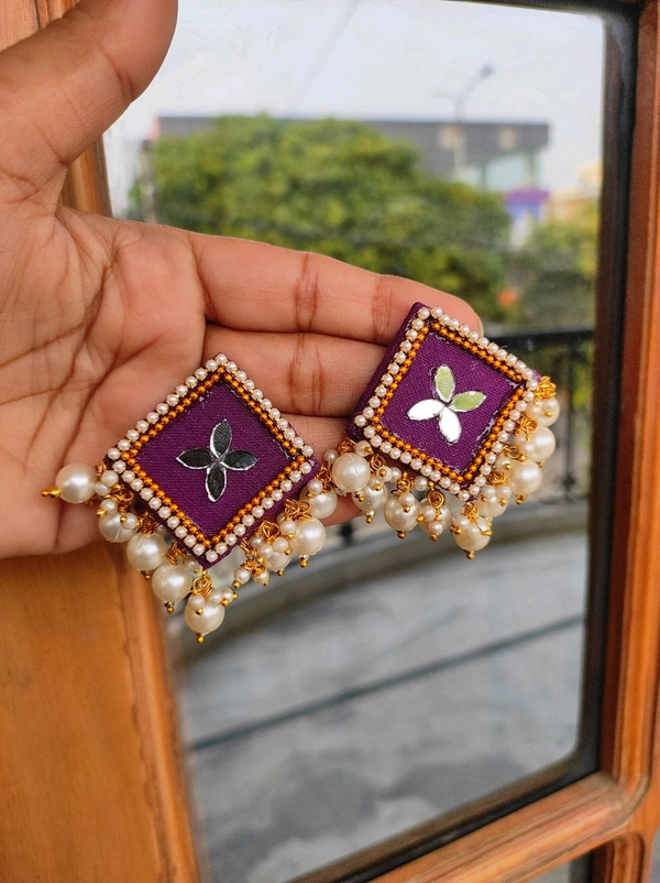 Aashvi Earring - Purple, Medium size