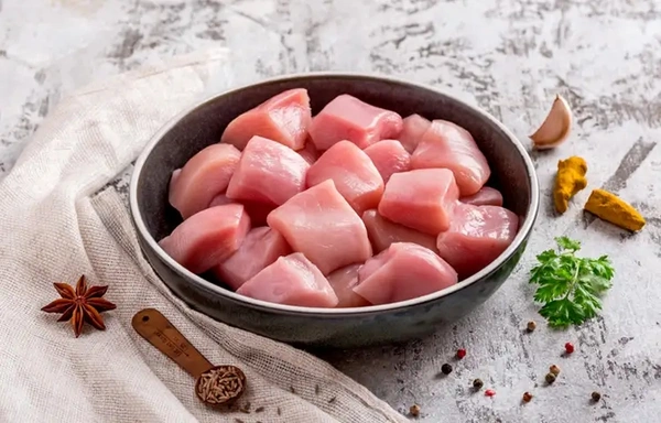 Chicken Boneless Regular Cut With Skin - 250g