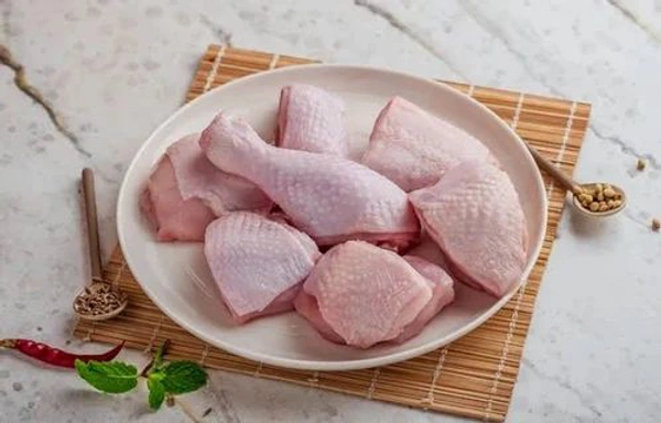 Chicken Boneless Regular Cut With Skin - 1 Kg