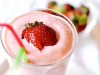 Strawberries Milk Shake