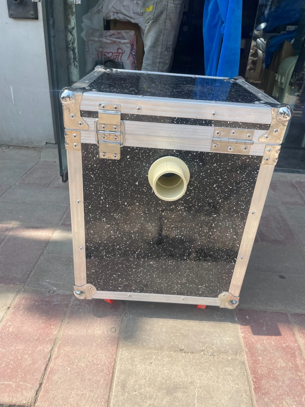Low fog machine