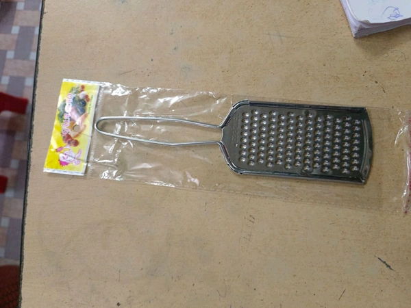 12pcs Handle Grater Rs30 Per Pcs